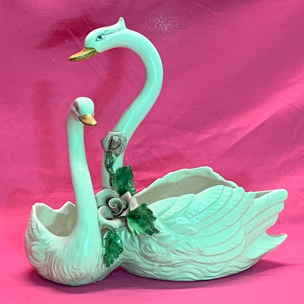 Bassano Italian Swan Planter